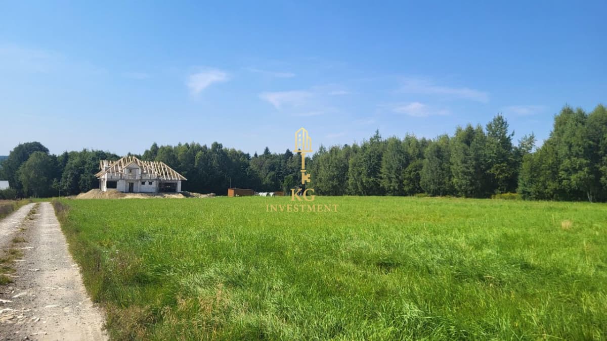 Posiadam na sprzedaż działkę z WZ na DWA DOMY JEDNORODZINNE WOLNOSTOJĄCE położon