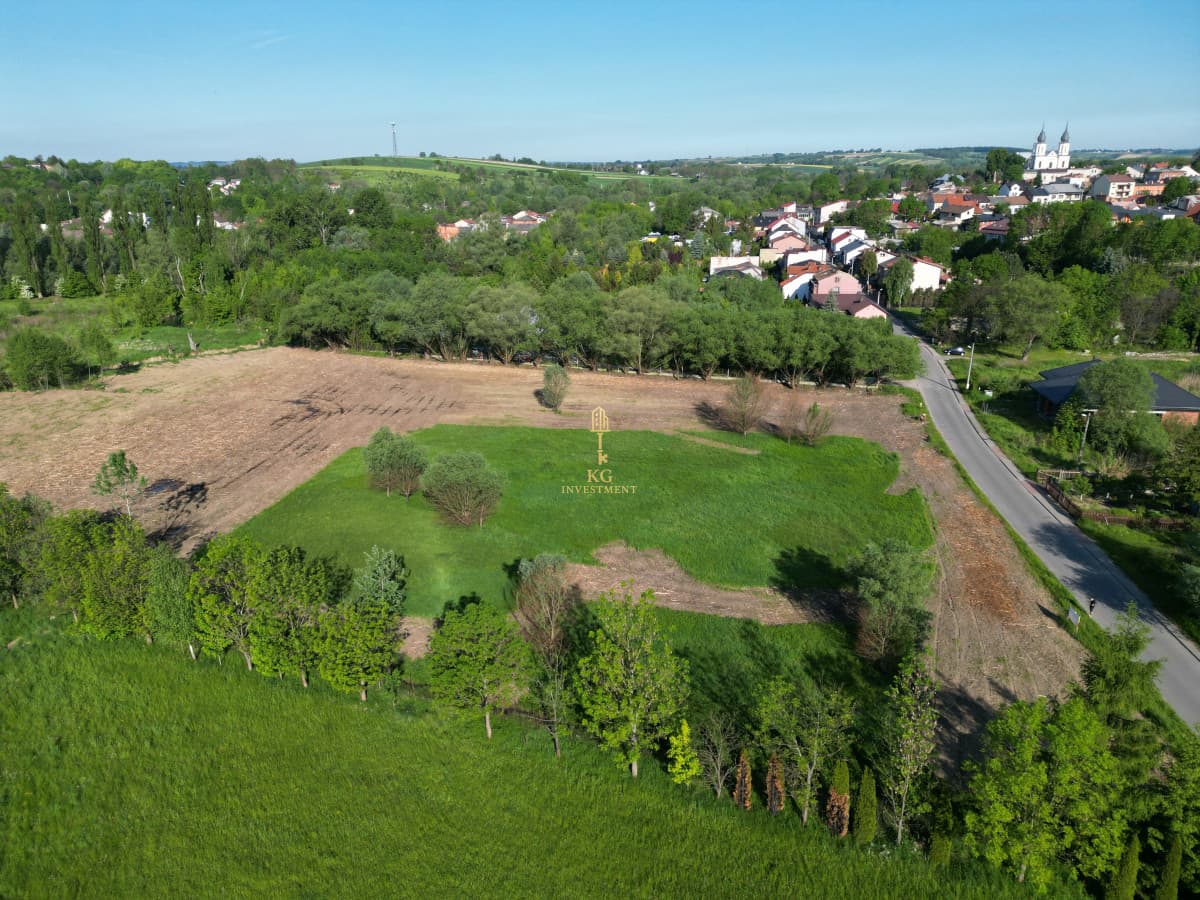 Oferta sprzedaży działki o powierzchni 1,35ha. Główne Atuty Oferty: Przeznaczeni